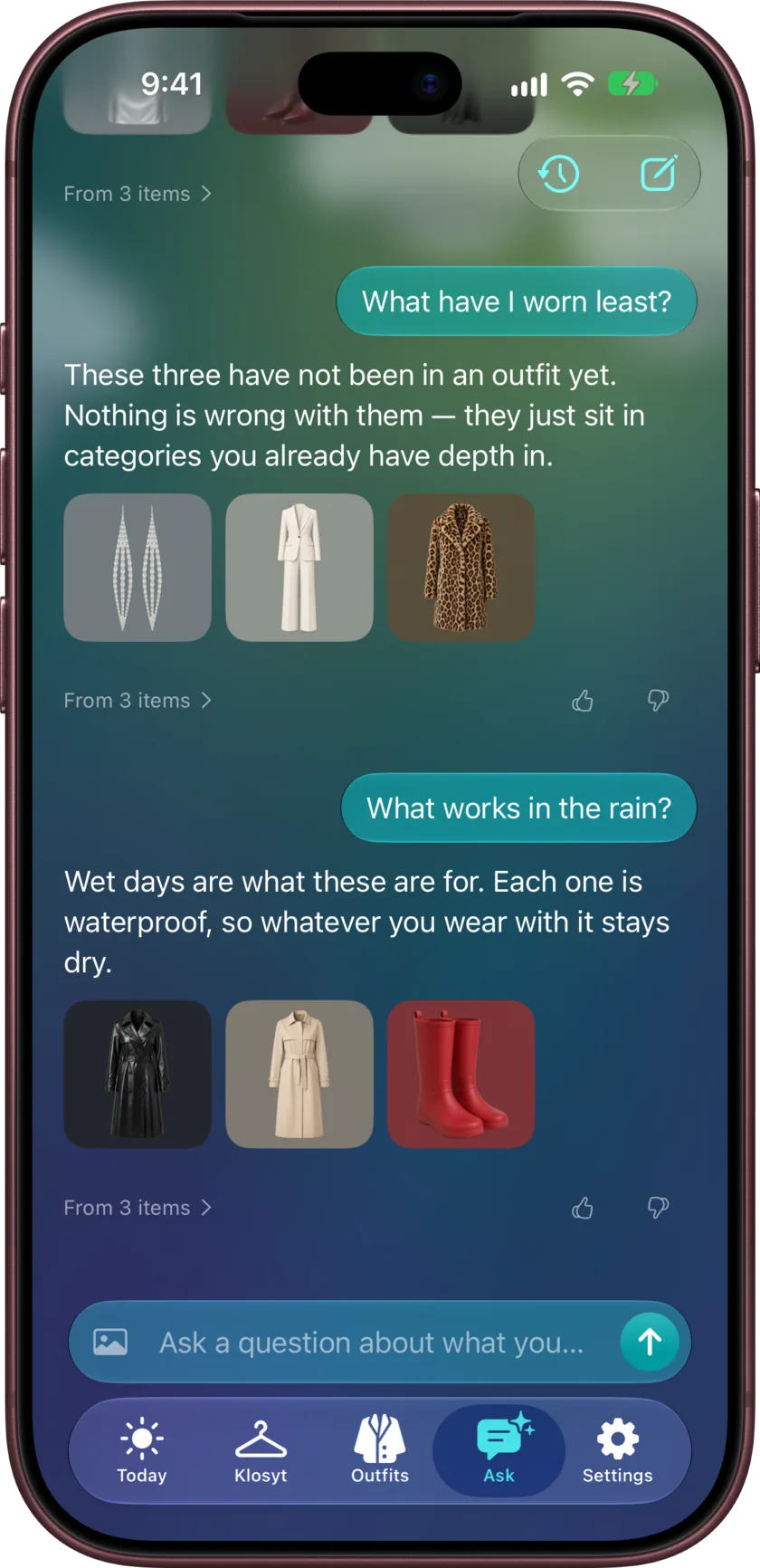 تبويب "اسأل" على iPhone يجيب عن سؤال حول الخزانة، وتظهر القطع التي استند إليها الرد على شكل بطاقات صغيرة